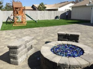 Pavers in Orange County - Antique Cobble - Grey Charcoal 6 with stone wall benches and fire pit kit